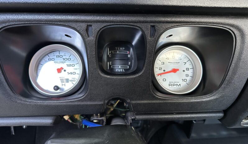 								1971 Datsun 510 2-Door Sedan 6-Speed full									